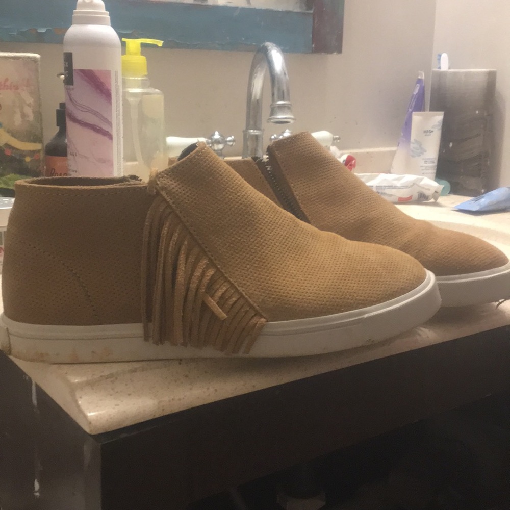 Minnetonka suede shoes